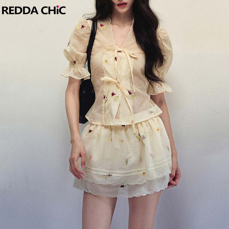 Embroidery Blouse - REDDACHiC Conjunto de Falda y Top