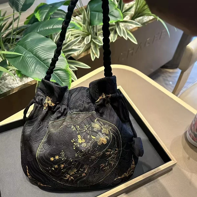 Embroidery Wallet - Bolsa para Teléfono con Cordón de