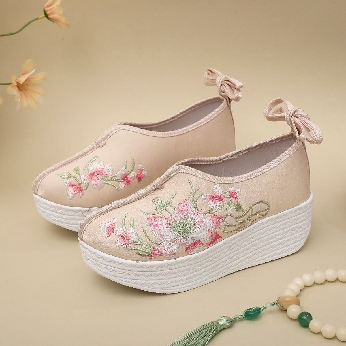 Zapatos de cuña de estilo étni - Embroidery Horse reseña y precio