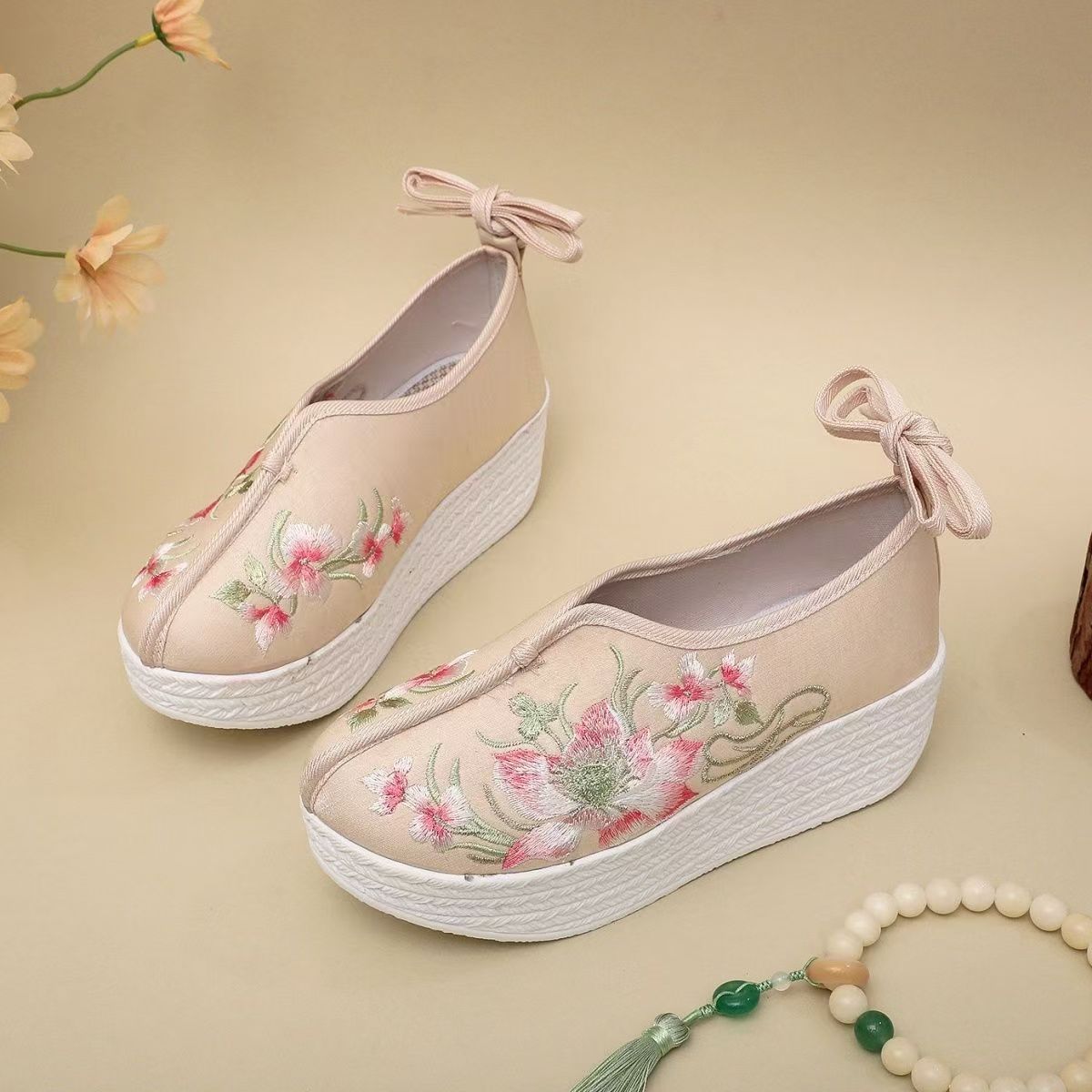 Zapatos de cuña de estilo étni - Embroidery Horse reseña y precio