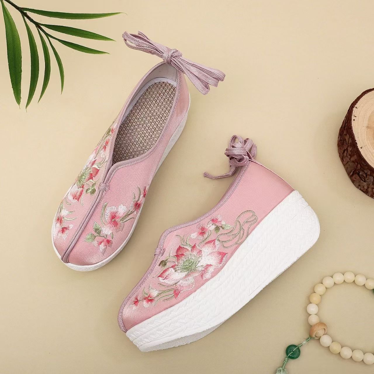 Zapatos de cuña de estilo étni - Embroidery Horse reseña y precio
