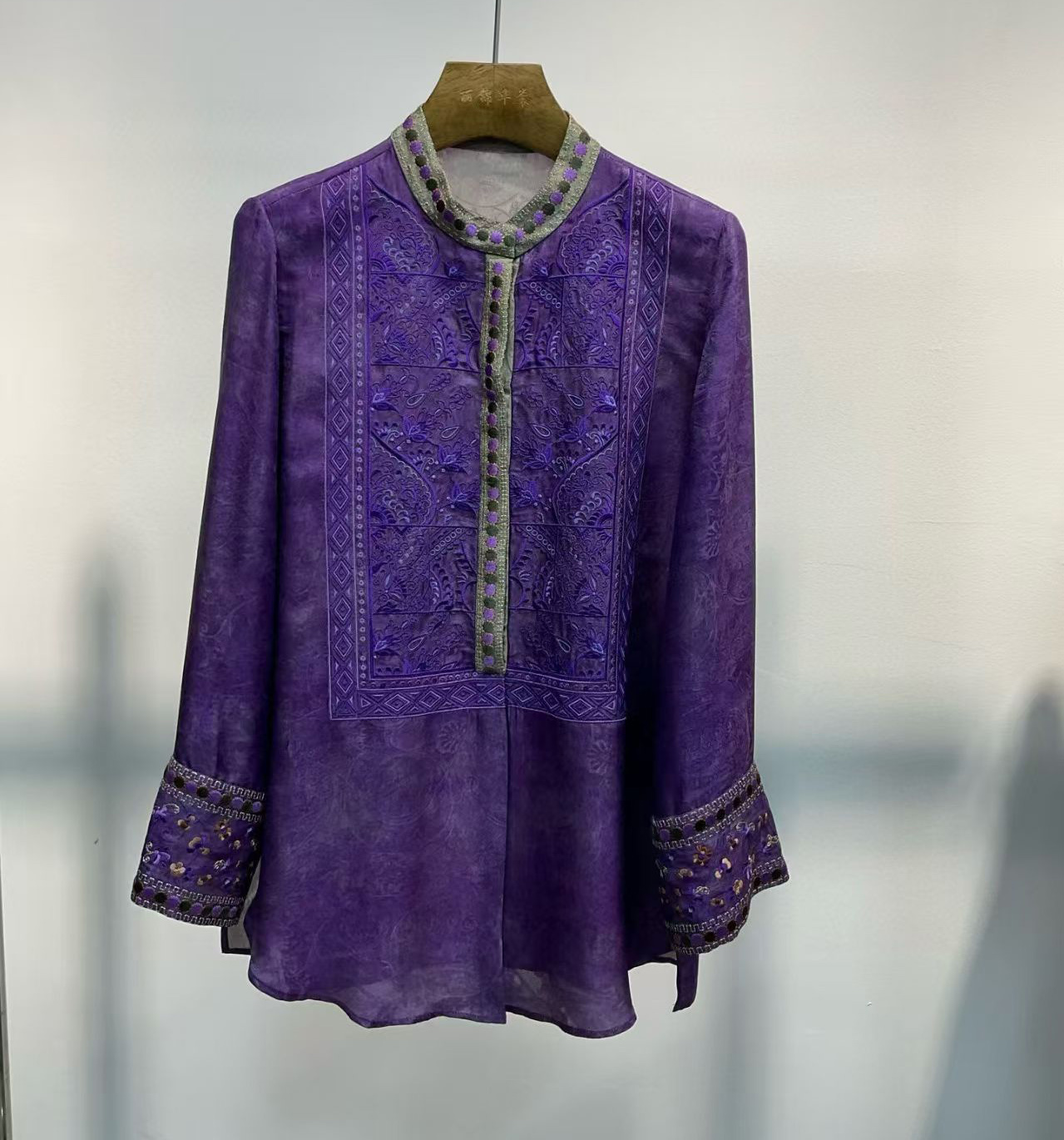 Camisa de Verano de Seda y Ray - Embroidery Men Shirt reseña y precio