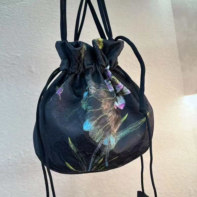 Bolsa para Teléfono con Cordón - Embroidery Wallet reseña y precio