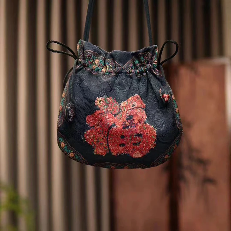 Bolsa para Teléfono con Cordón - Embroidery Wallet reseña y precio